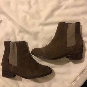 Steve Madden Chelsea booties